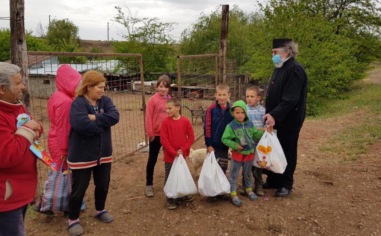 Acţiunile de sprijinire a elevilor şi a persoanelor vulnerabile continuă 144602