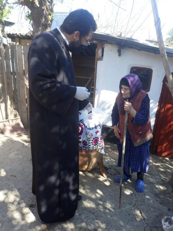 Acţiunile de sprijinire a elevilor şi a persoanelor vulnerabile continuă 144603