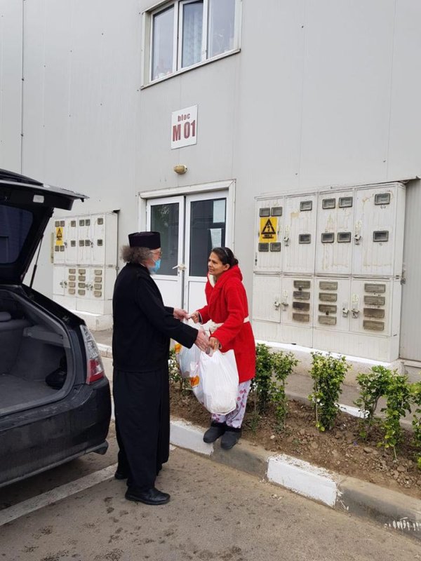 Acţiunile de sprijinire a elevilor şi a persoanelor vulnerabile continuă 144606