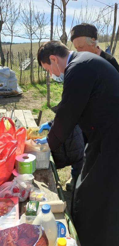 Ajutoare din partea Bisericii pentru persoanele defavorizate din Neamţ 144687