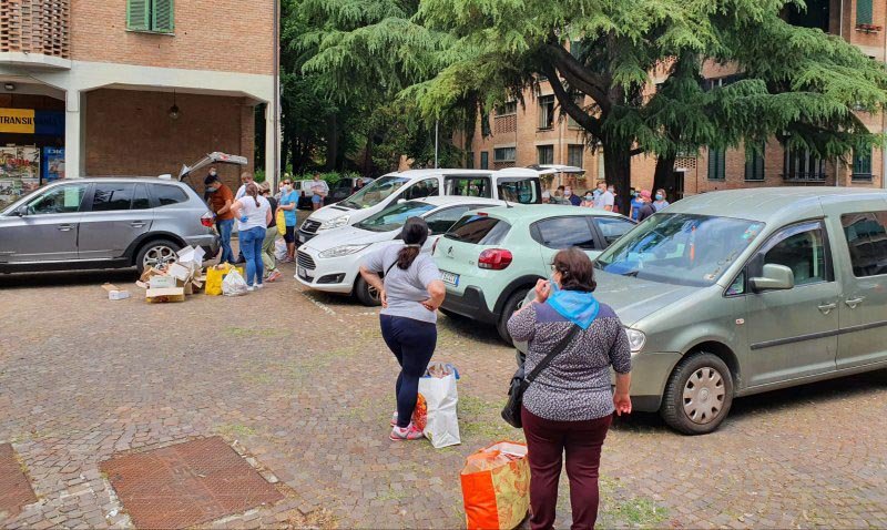 Filantropie și rugăciune în comunități românești din Italia 144679