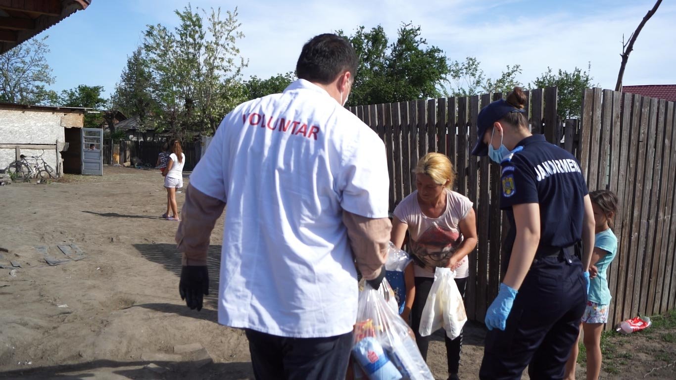 Responsabilitate și implicare socială în comunități sărace 144665