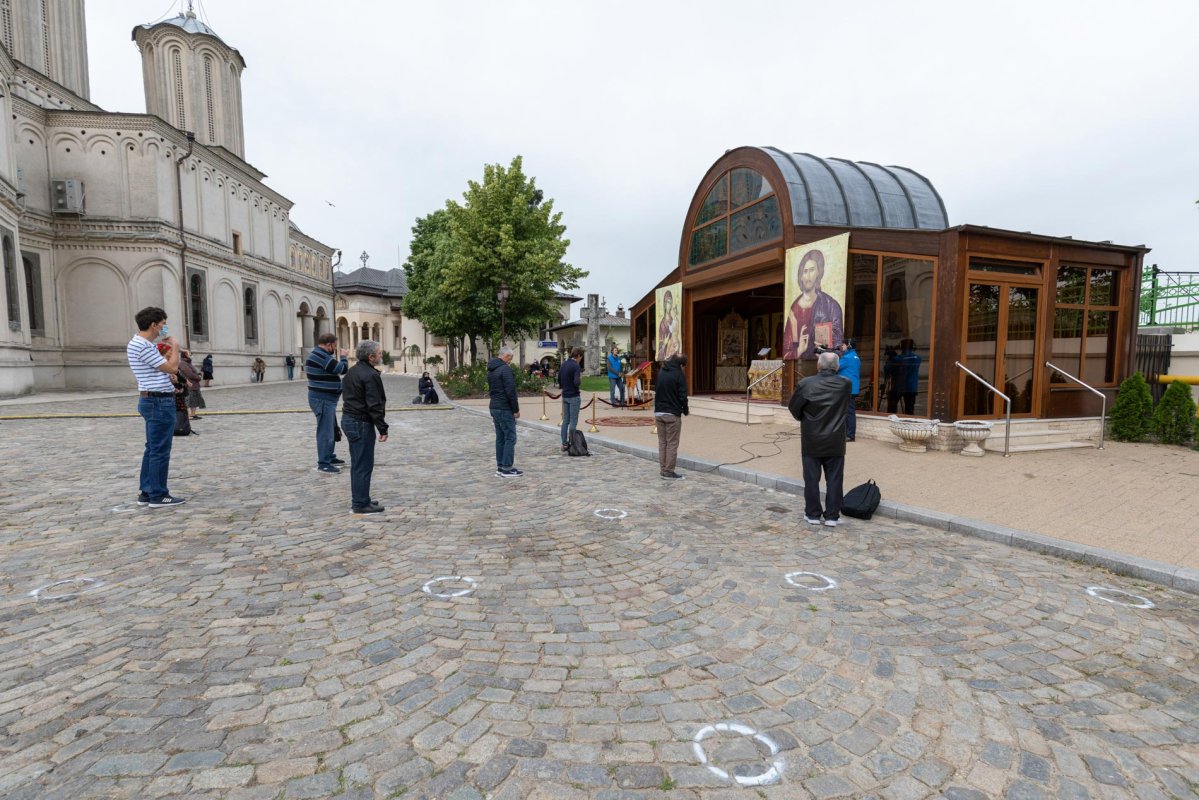 Prima Sfântă Liturghie pe Colina Bucuriei după încetarea stării de urgență  144764