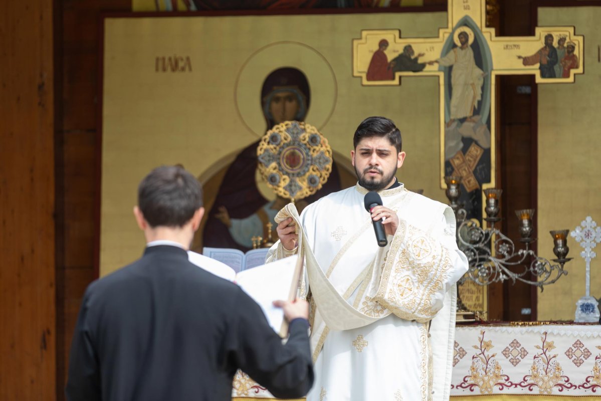 Prima Sfântă Liturghie pe Colina Bucuriei după încetarea stării de urgență  144765