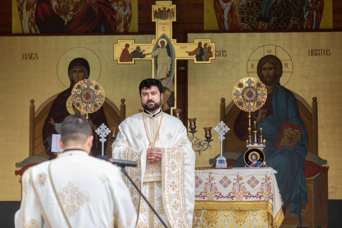 Prima Sfântă Liturghie pe Colina Bucuriei după încetarea stării de urgență  144766