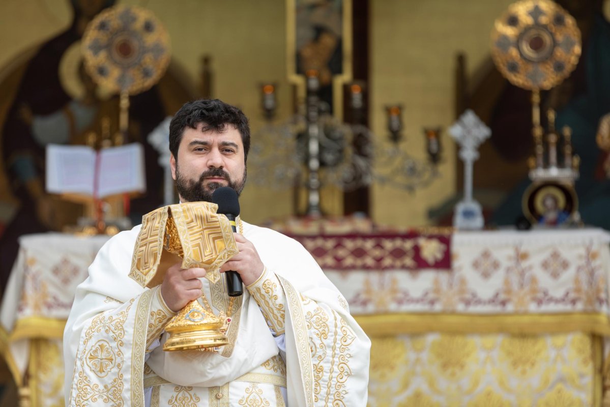Prima Sfântă Liturghie pe Colina Bucuriei după încetarea stării de urgență  144768