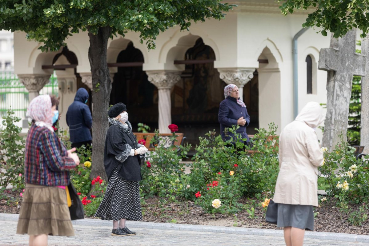 Prima Sfântă Liturghie pe Colina Bucuriei după încetarea stării de urgență  144770