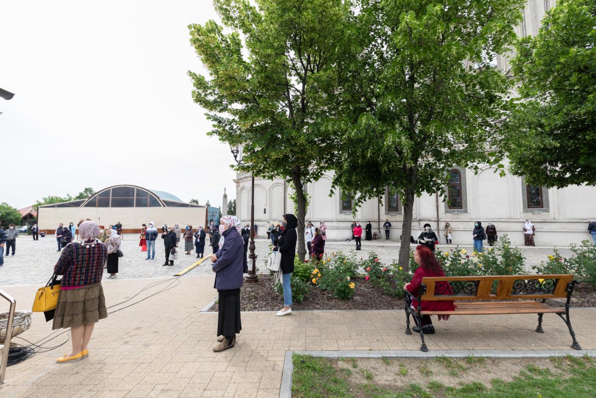 Prima Sfântă Liturghie pe Colina Bucuriei după încetarea stării de urgență  144777