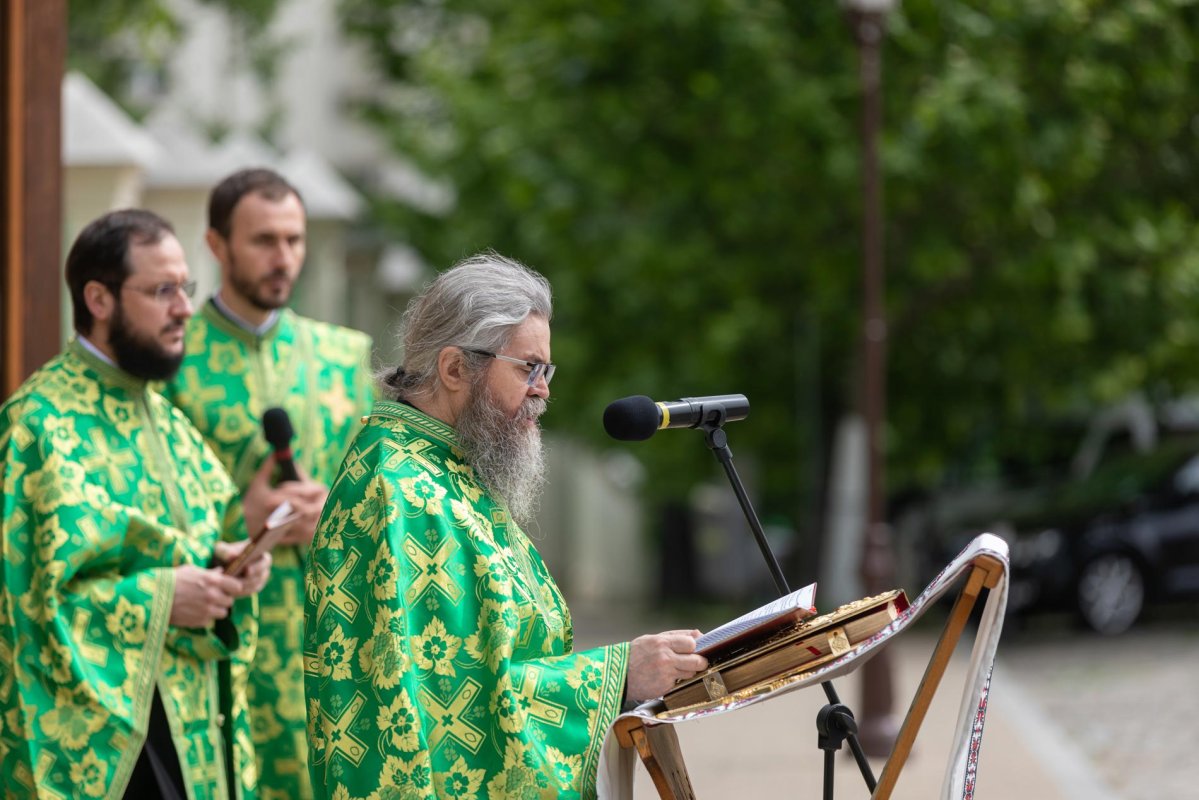 Prima Sfântă Liturghie pe Colina Bucuriei după încetarea stării de urgență  144780