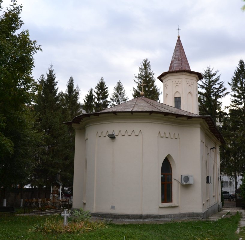 Părintele Mihai Mănucă, un cărturar din interbelicul ieșean 144491