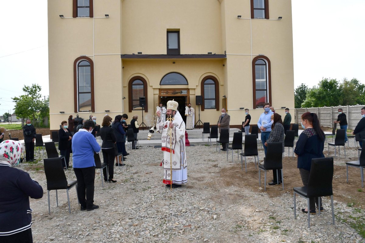 Slujire arhierească în Parohia Măureni, județul Caraș-Severin 144890