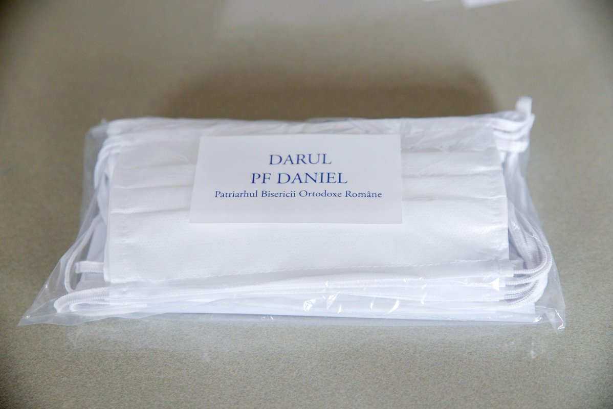 Arhiepiscopia Bucureştilor sprijină unităţile de cult cu măşti de protecţie 144985