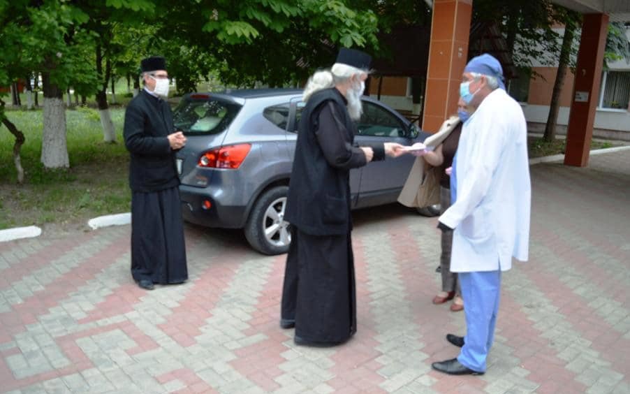 Episcopia de Bălţi a donat 10.000 de lei Spitalului Raional Sângerei 144996