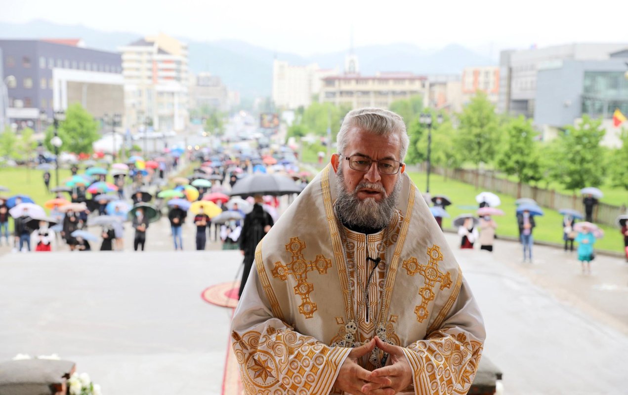 „Mântuitorul elimină graniţele dintre oameni” 144998