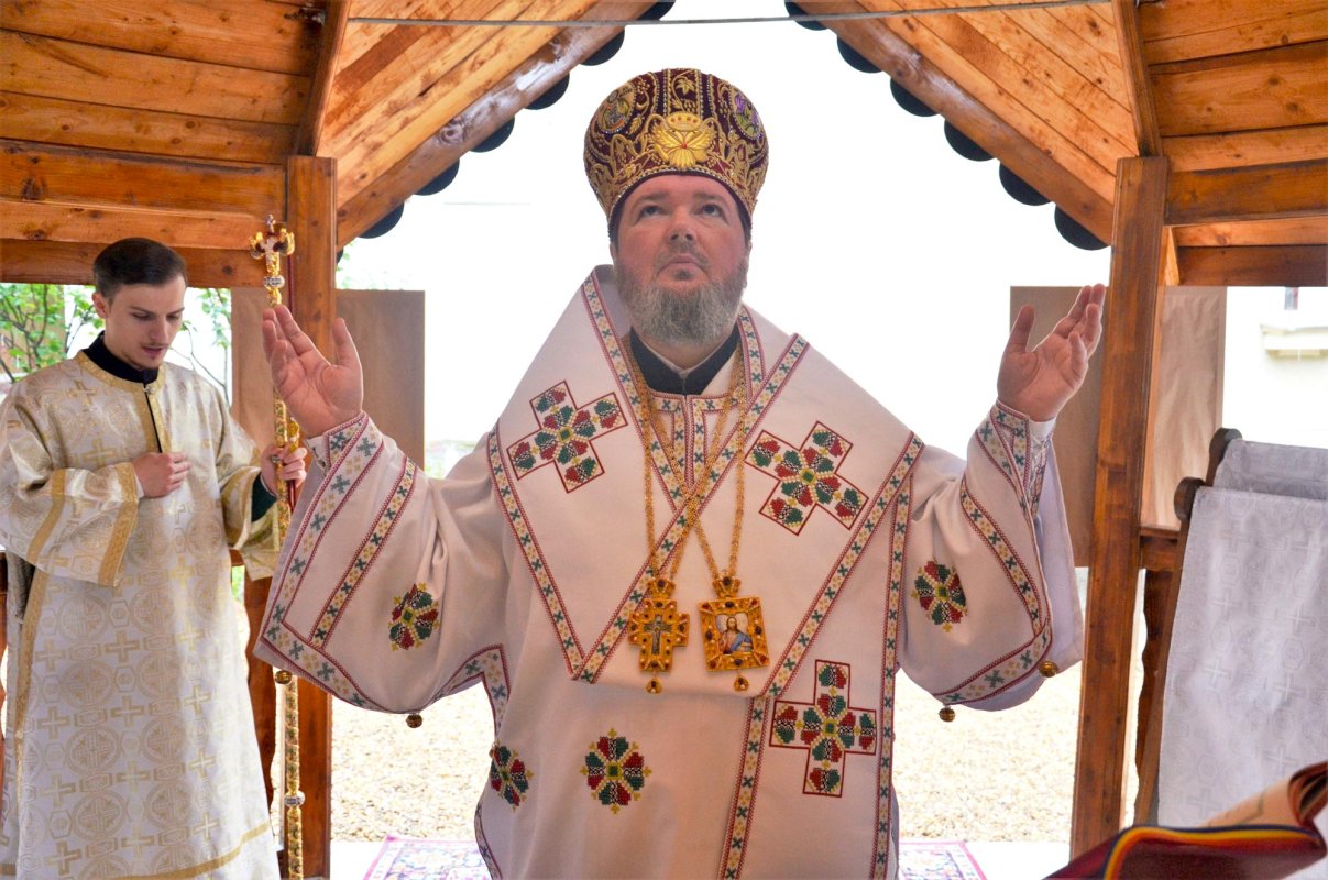 Slujire arhierească în Parohia Oradea-Izvorul Tămăduirii 144999