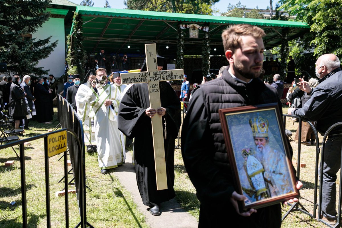 Arhiepiscopul Pimen, depus spre veşnică odihnă 145304