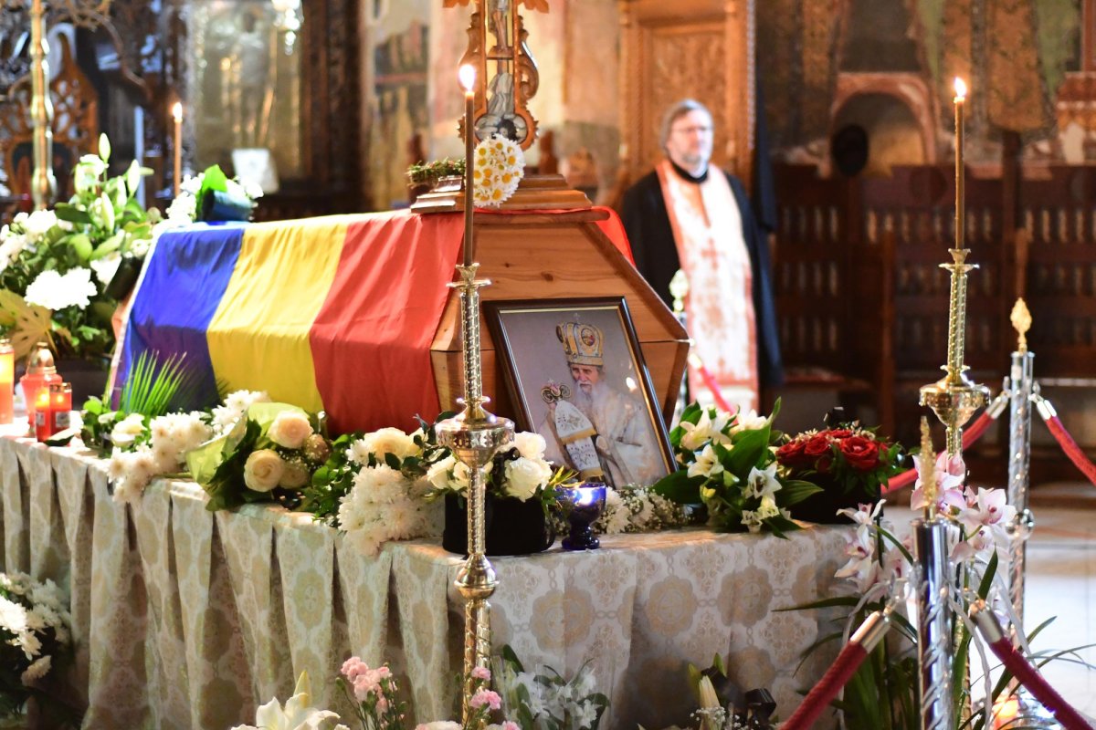 Rugăciune şi priveghere la căpătâiul Arhiepiscopului Pimen 145258