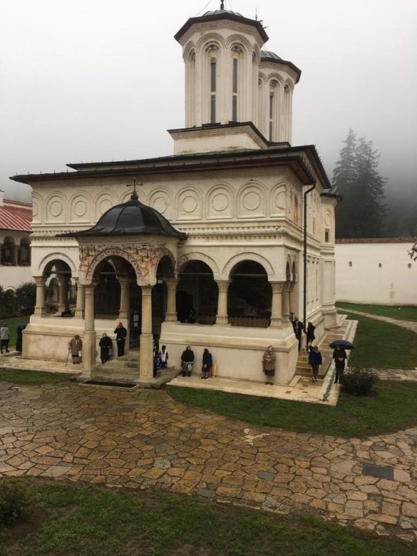 Cinstirea eliberatorilor creștinilor la biserici istorice din Oltenia 145319