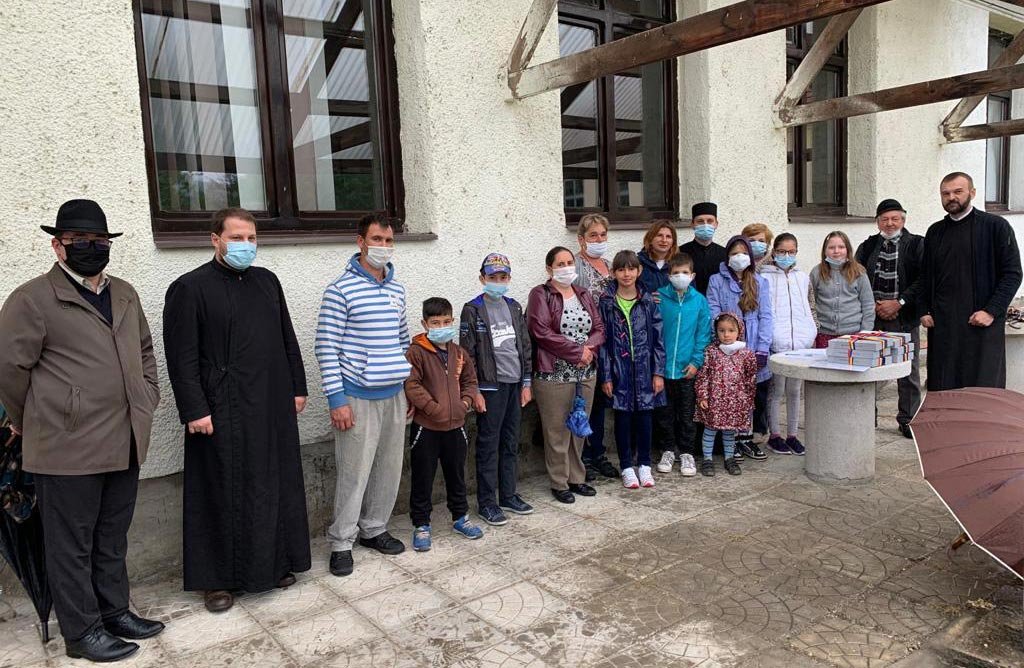 Arhiepiscopia Alba Iuliei sprijină învăţământul on-line 145585