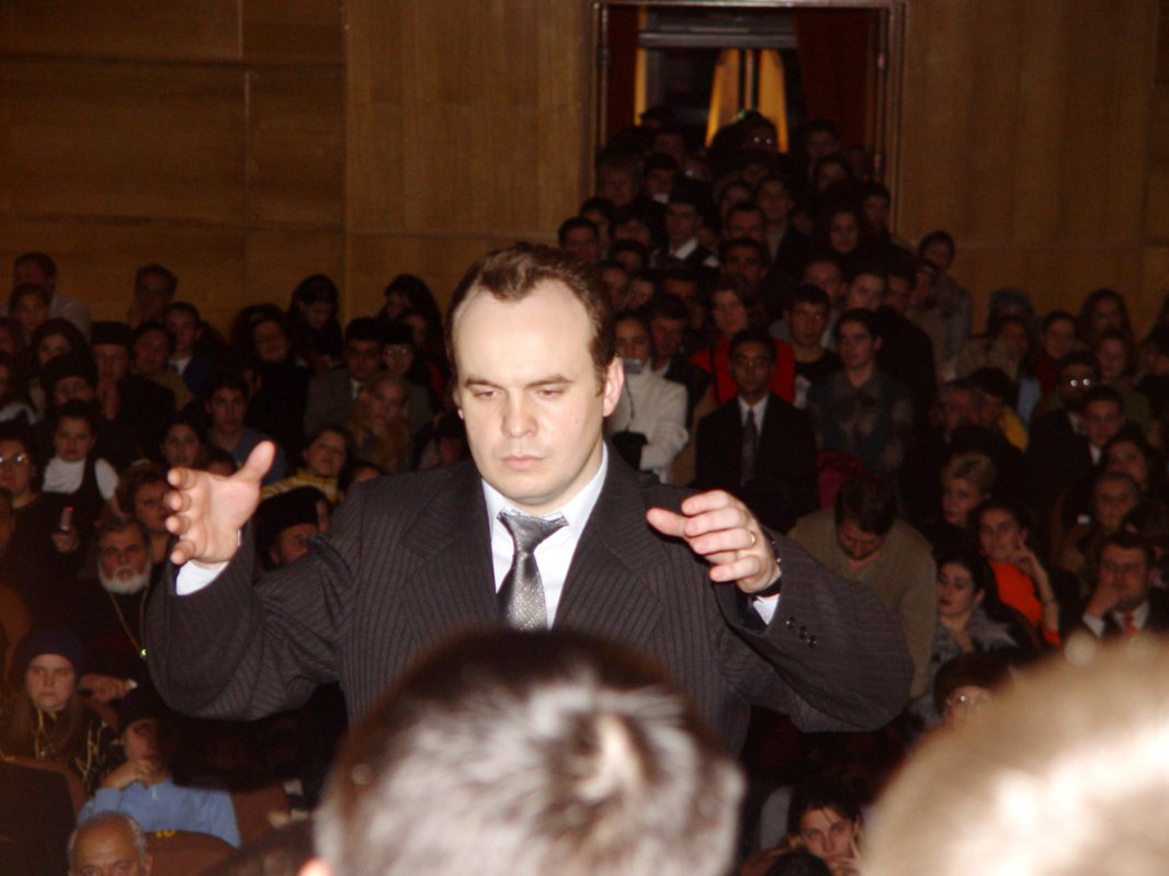 „Nu te poţi simți izolat cât timp Dumnezeu îţi bate în geamul imaginației” 145603