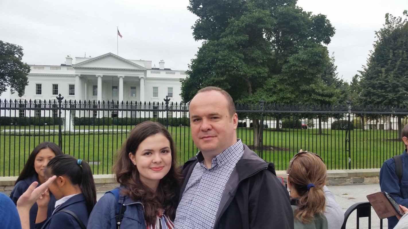 „Nu te poţi simți izolat cât timp Dumnezeu îţi bate în geamul imaginației” 145606