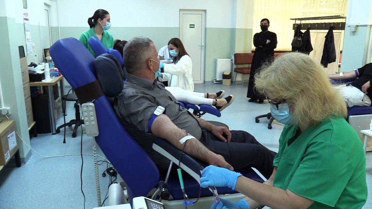 Un nou ajutor din partea Bisericii pentru elevi şi persoane nevoiaşe 145587