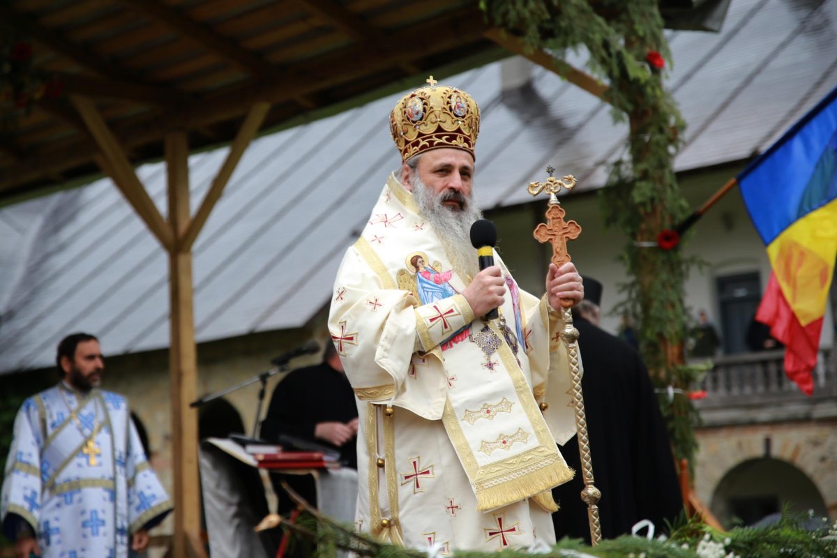 „Taina Dumnezeieștii Liturghii este taina înălțării noastre la Cer” 145733