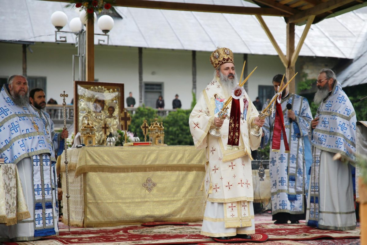 „Taina Dumnezeieștii Liturghii este taina înălțării noastre la Cer” 145736
