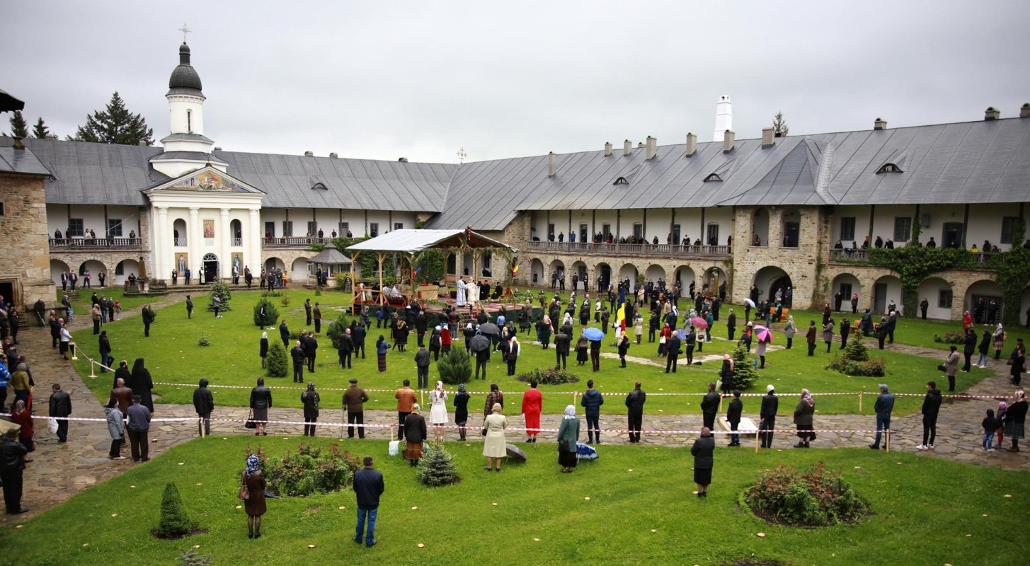 „Taina Dumnezeieștii Liturghii este taina înălțării noastre la Cer” 145738