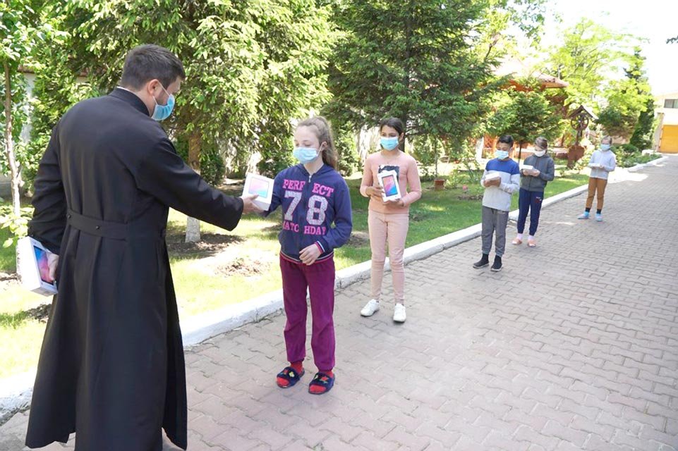 Biserica Ortodoxă Română susţine permanent educaţia copiilor şi a tinerilor 145868