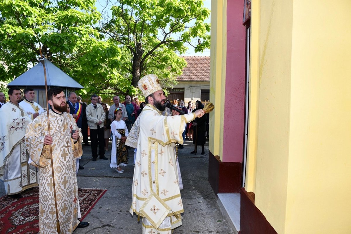 Binecuvântarea bisericii din Parohia Macoviște, județul Caraș-Severin 145984