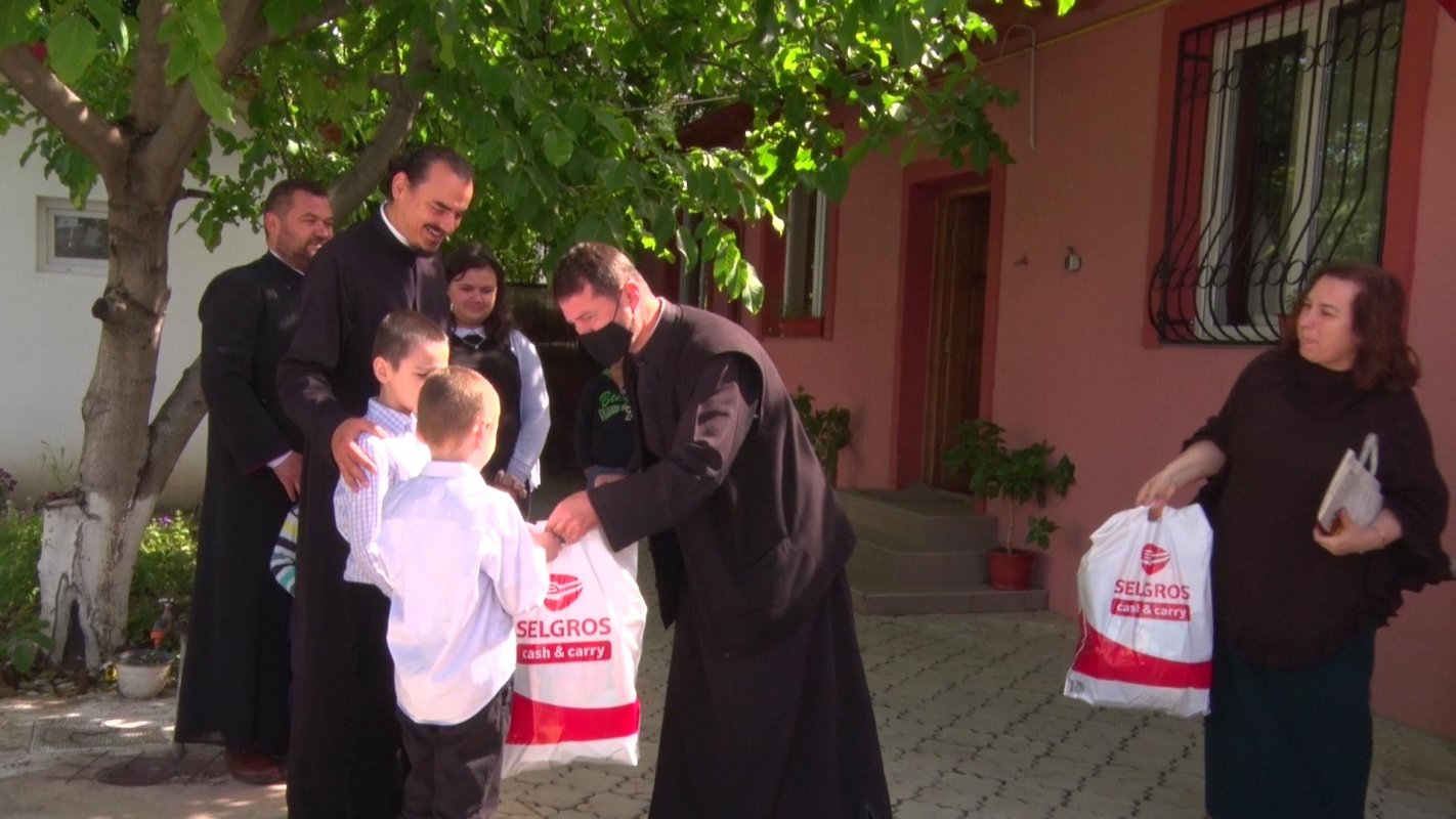 Daruri pentru copiii preoților din satele Arhiepiscopiei Bucureștilor 145955