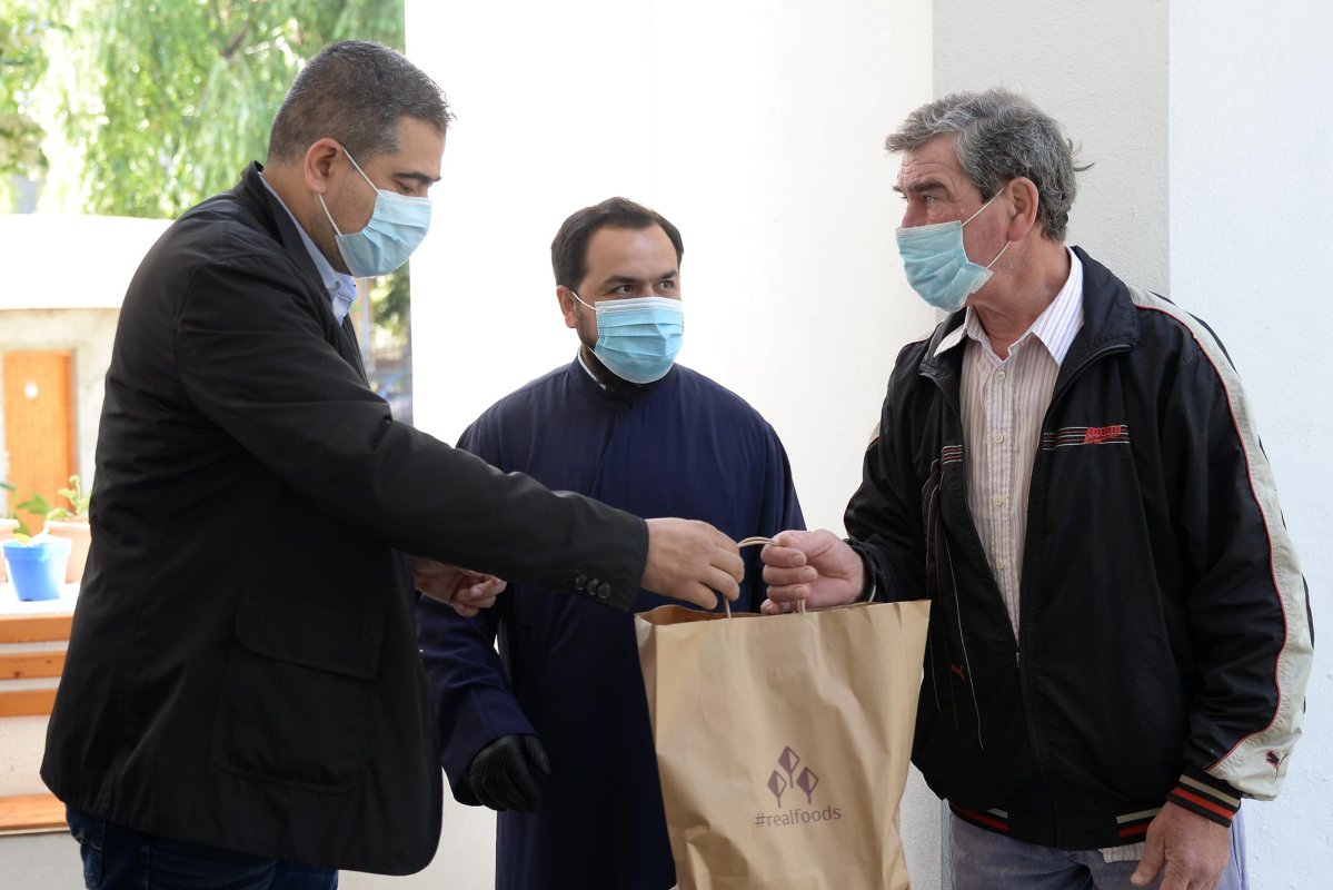 Ajutor de la Parohia Iancu Vechi-Mătăsari pentru semenii aflați în suferință 146037