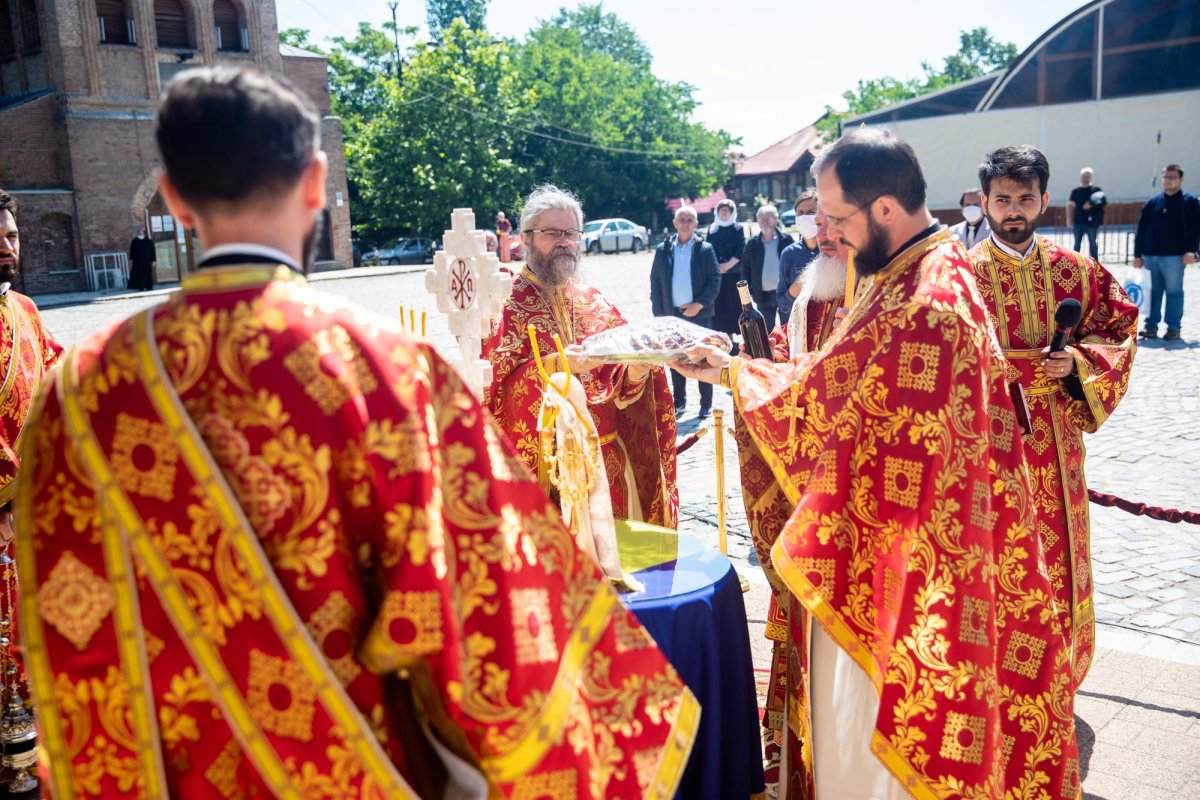 Reprezentanții români la semnarea Tratatului de la Trianon, pomeniți la Patriarhie 146135