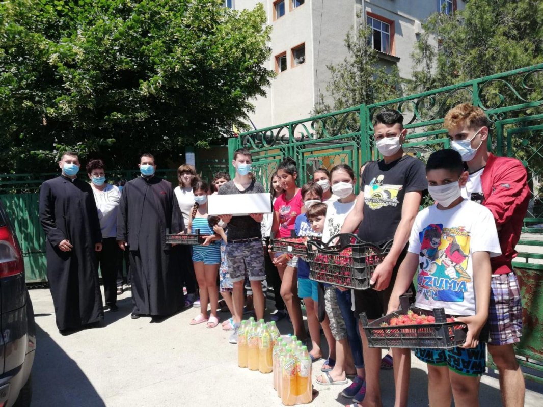 Sprijinirea copiilor pentru a participa la învățământul on-line 146018