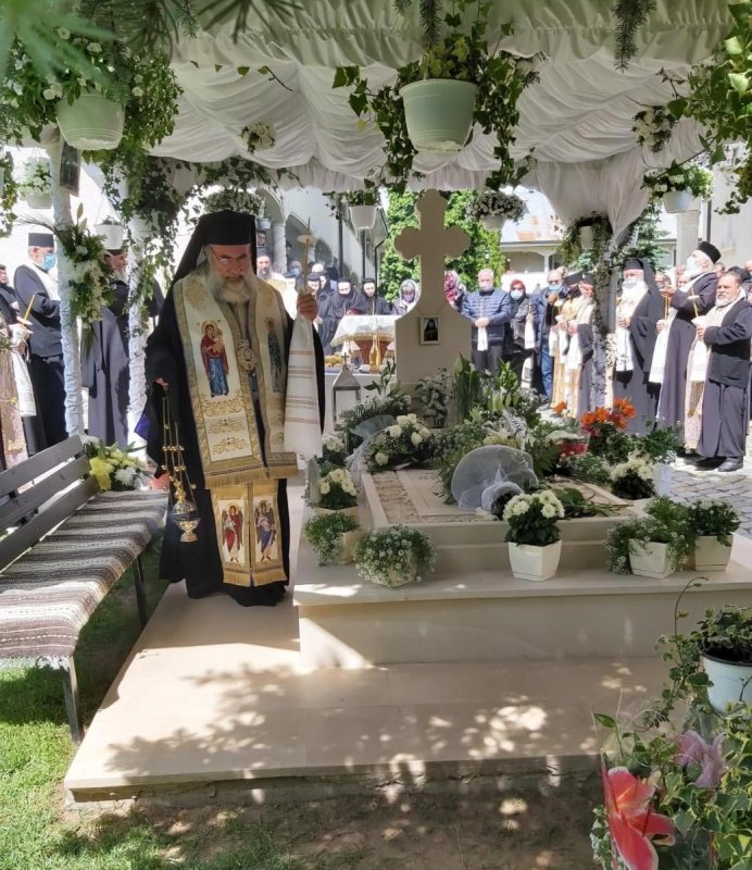 Arhimandritul Emilian Panait, pomenit la un an de la mutarea sa la Domnul 146185