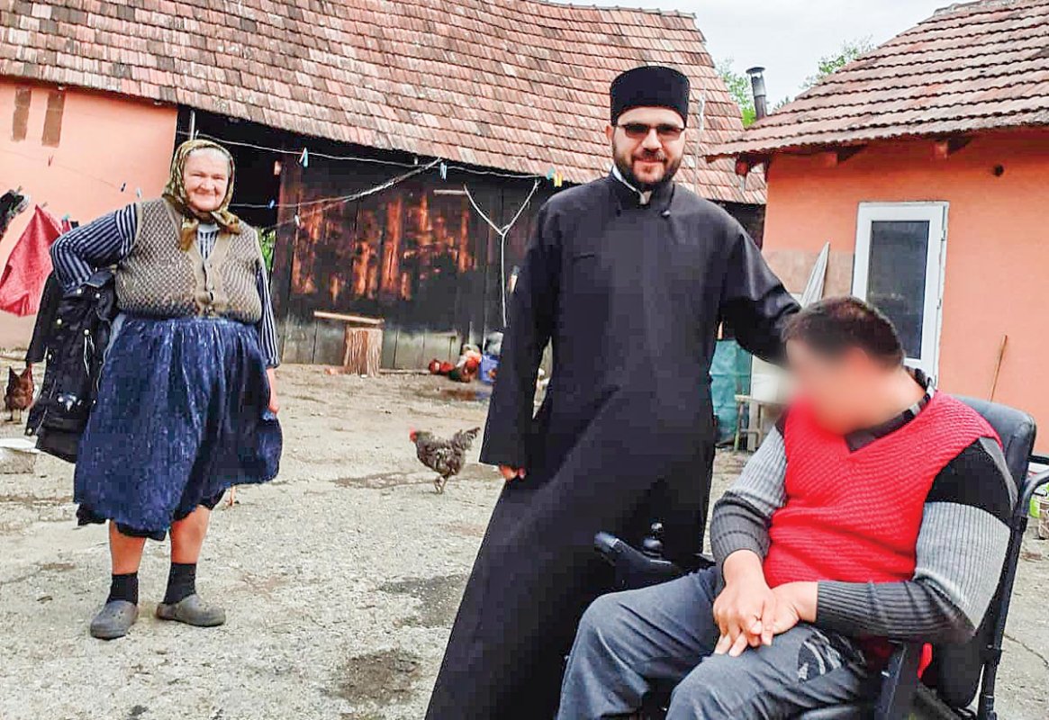 Cărucior electric pentru un tânăr cu dizabilităţi din satul sibian Ştenea 146179