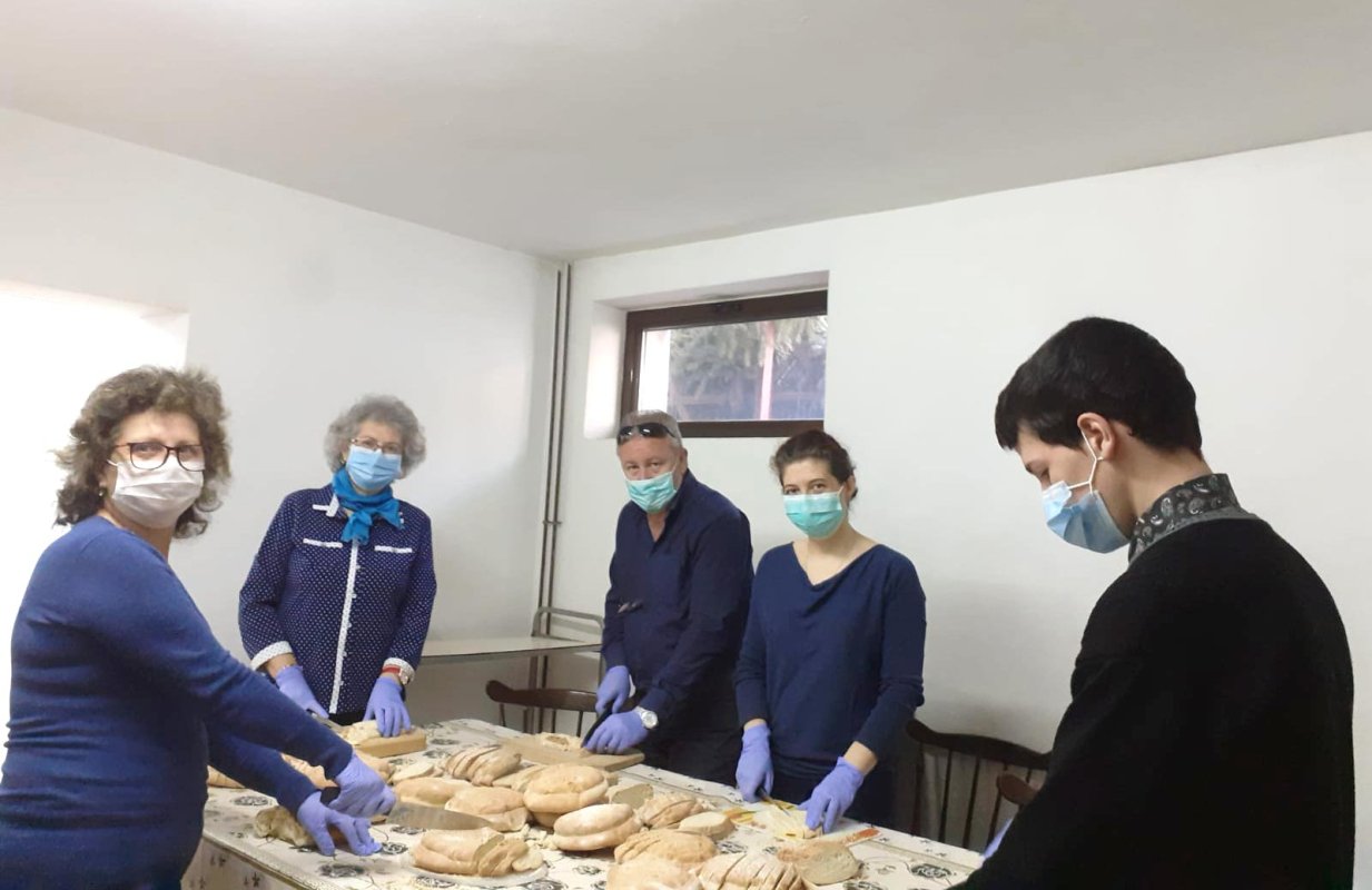 Ajutorul studenților teologi gălăţeni în timpul pandemiei 146360