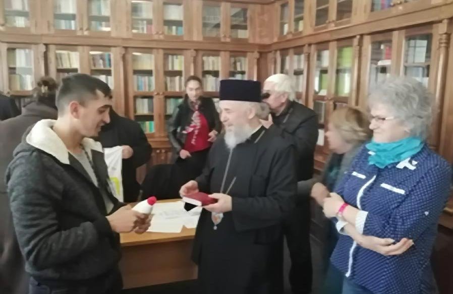 Ajutorul studenților teologi gălăţeni în timpul pandemiei 146363