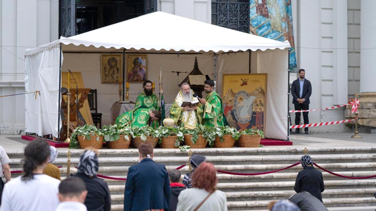 Slujire arhierească la Catedrala Mitropolitană din Iaşi 146377