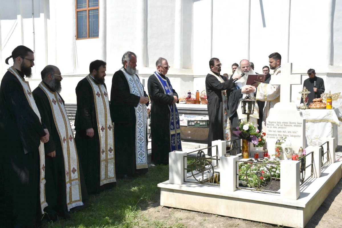 Parastasul de doi ani pentru arhimandritul Mina Dobzeu 146422