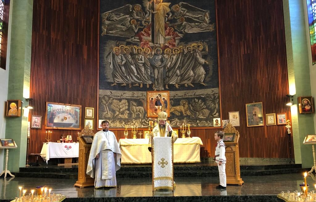 Slujiri arhierești la așezăminte monahale și parohii din Spania 146489