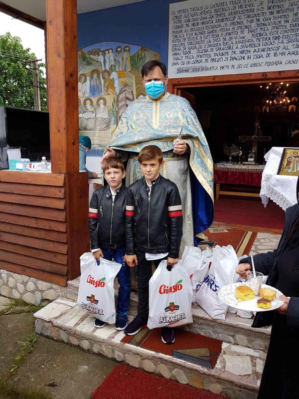 Ajutorarea persoanelor vulnerabile continuă în eparhii 146536