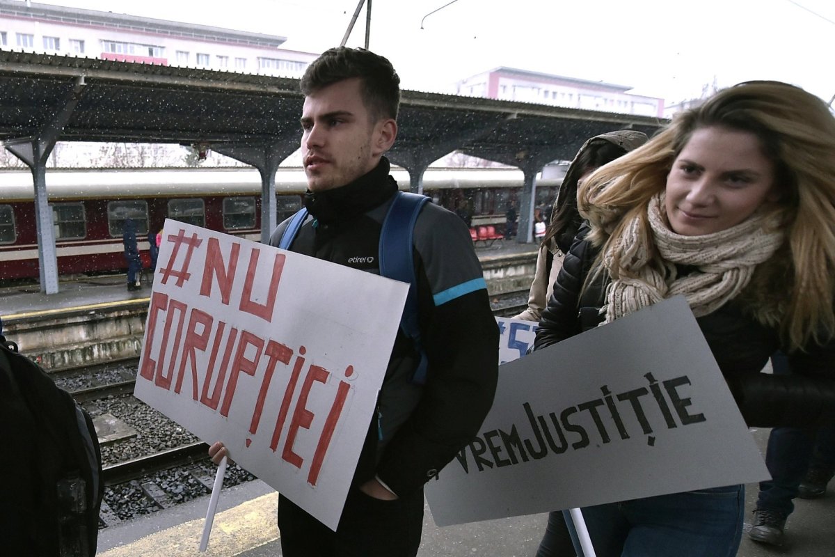 Printre europenii care se declară afectați de corupție 146602