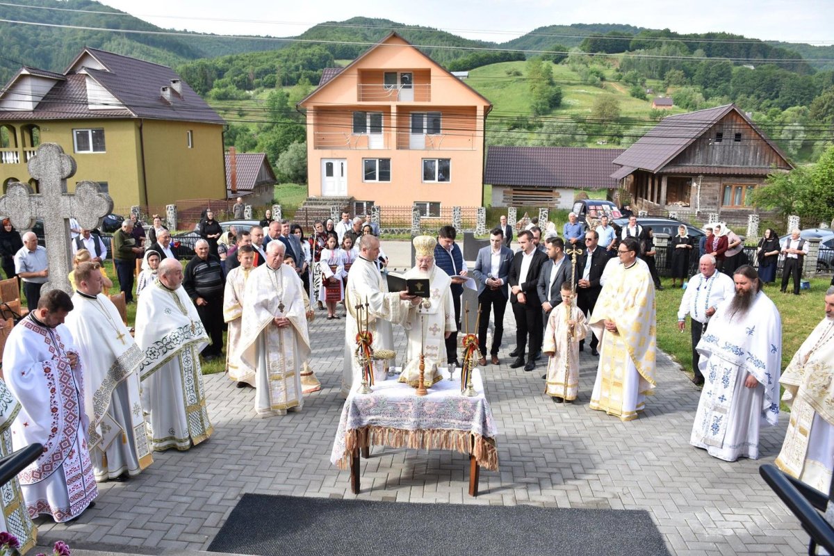 Resfințirea bisericii din Bichigiu 146573
