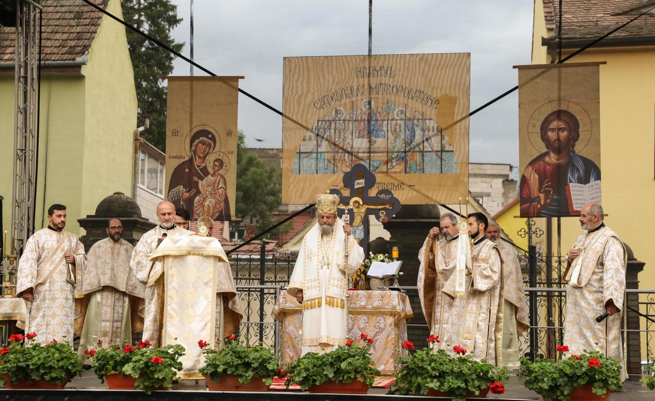 Liturghie arhierească la Catedrala Mitropolitană din Sibiu 146814