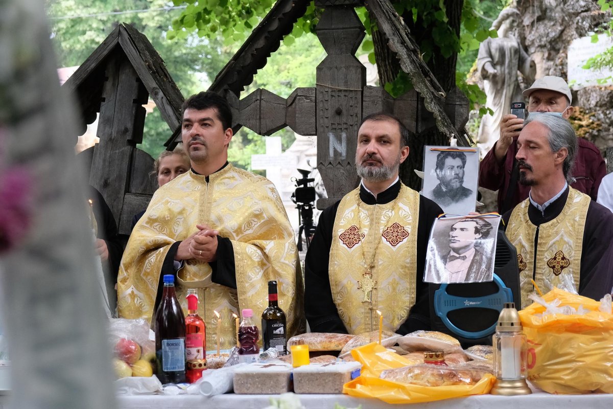 Slujbe de pomenire pentru poetul național Mihai Eminescu 146772