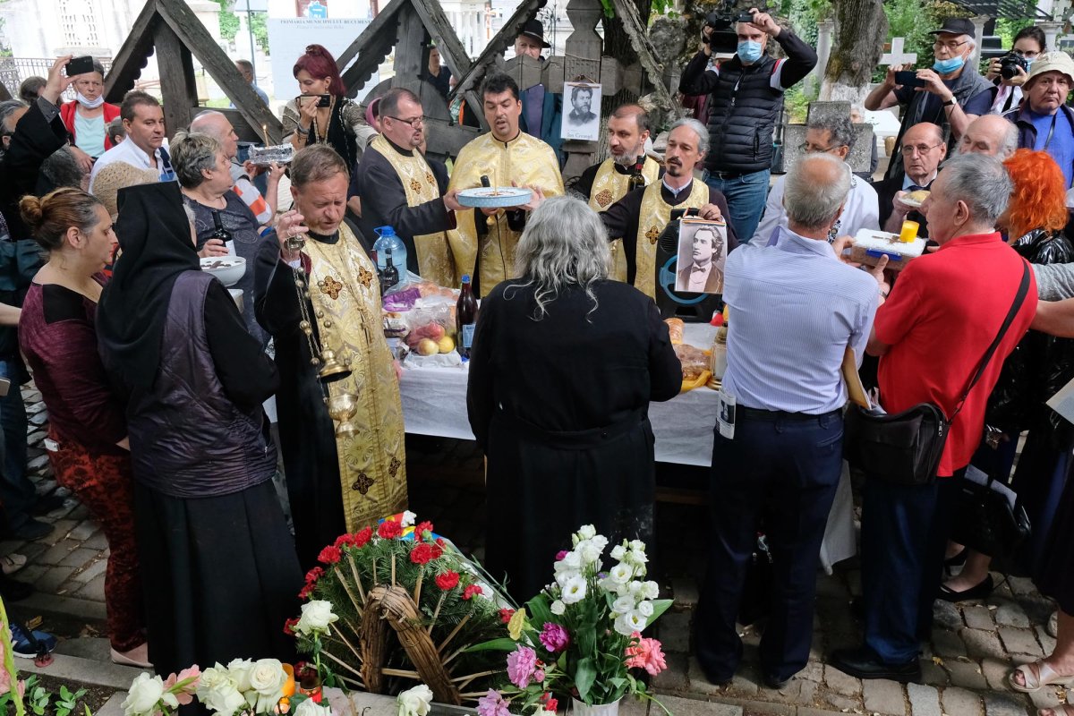 Slujbe de pomenire pentru poetul național Mihai Eminescu 146774