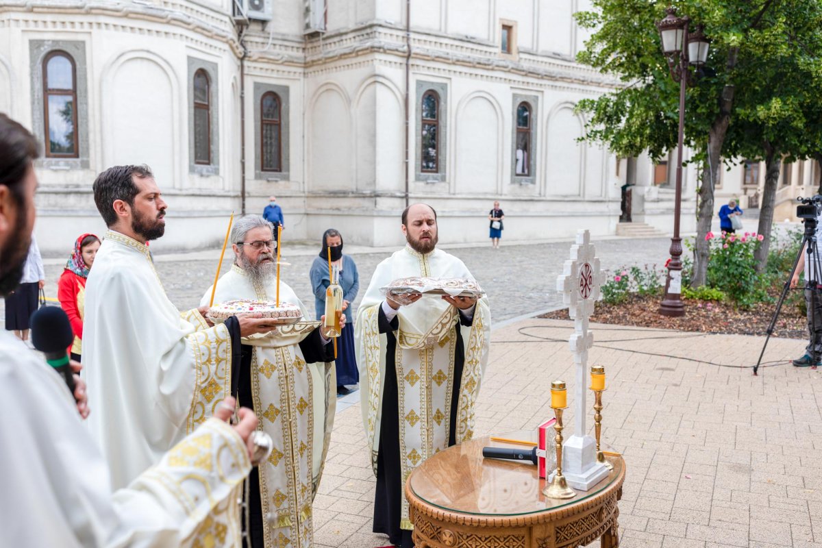 Slujbe de pomenire pentru poetul național Mihai Eminescu 146776