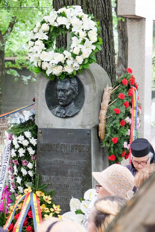 Slujbe de pomenire pentru poetul național Mihai Eminescu 146777